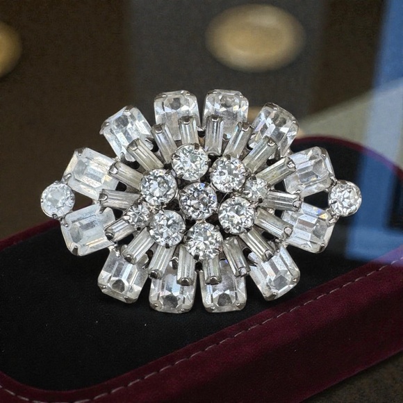 Weissman Jewelry - WEISS Signed Clear Crystal Starburst Brooch, Vintage
